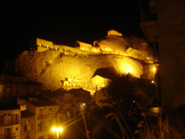castello night